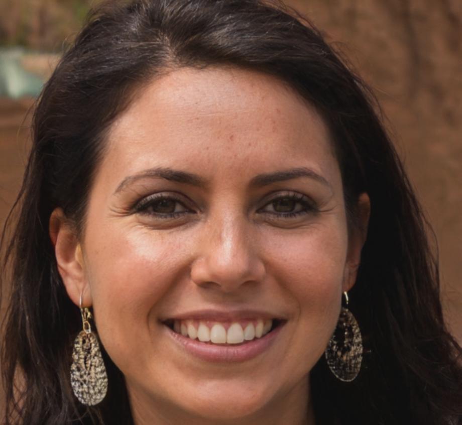 Evelina Morgenstern, Senior Financial Consultant